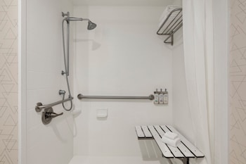 Standard Room, 1 Queen Bed, Accessible (Communication, Roll-In Shower)