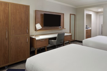 Room, 2 Queen Beds, City View