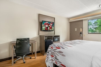 Deluxe Room, 1 King Bed, Accessible (Smoke Free)