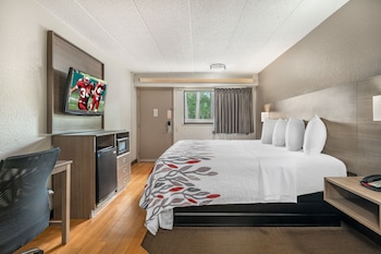 Deluxe Room, 1 King Bed, Accessible (Smoke Free)