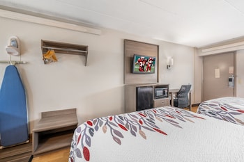 Deluxe Room, 2 Double Beds (Smoke Free)