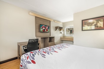 Standard Room, 1 King Bed (Smoke Free)