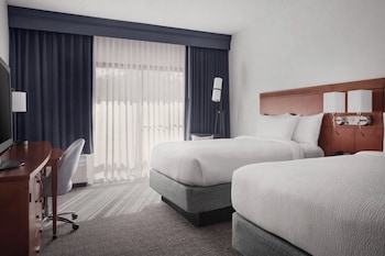 Room, 2 Queen Beds (Hearing Accessible)