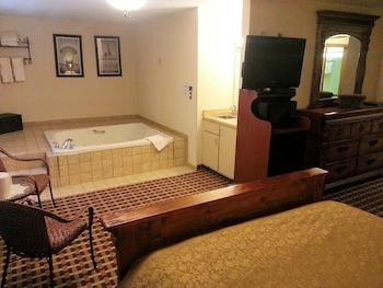 Suite, 1 Queen Bed