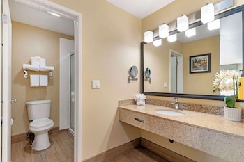 Standard Room, 2 Queen Beds, Non Smoking, Kitchenette