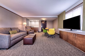 Room, 1 King Bed (with Meeting Space)