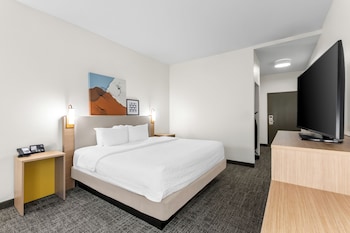 Room, 1 King Bed, Bathtub (Mobility & Hearing)