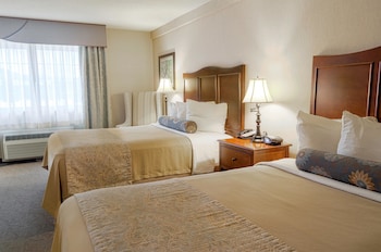 Standard Room, 2 Queen Beds, Accessible, Ground Floor (Pet Friendly)