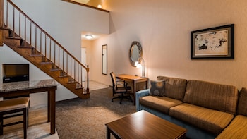 Suite, 1 Queen Bed, Non Smoking, Jetted Tub