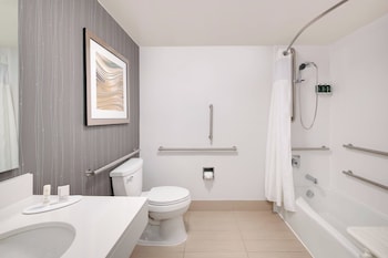 Room, 1 King Bed (Hearing Accessible)
