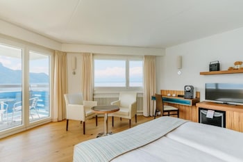 Room, Lake View (Panorama)