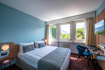 Room, Partial Lake View (Mini Mona)