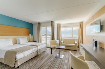 Room, Lake View (Privilege)