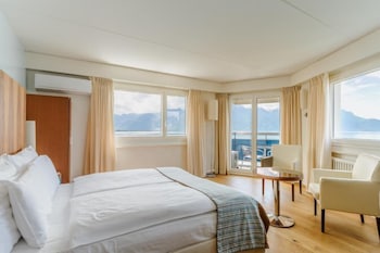 Room, Lake View (Panorama)