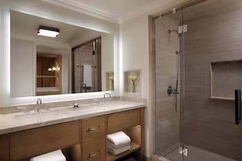 Club Room, 2 Queen Beds, Ocean View