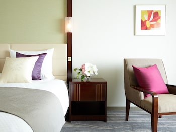 Deluxe Single Room, Non Smoking (16-27F, Authentic floor, Bed types are not guaranteed)