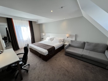 Standard Room, 1 King Bed
