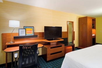 Room, 1 King Bed, Hearing Accessible (Roll-in Shower)