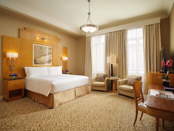 Luxury Room, 1 King Bed (Heritage)