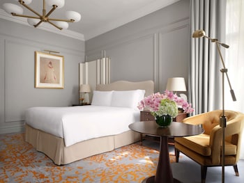 Deluxe Room, 1 King Bed