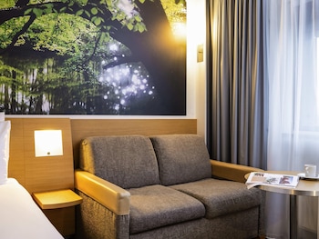 Standard Room, 1 Queen Bed