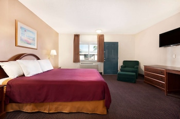 Standard Room, 1 King Bed