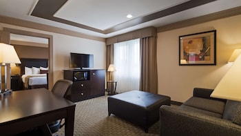 Suite, 1 King Bed, Non Smoking, Refrigerator & Microwave