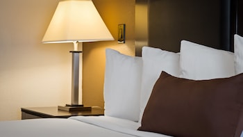 Standard Room, 2 Double Beds, Non Smoking, Refrigerator & Microwave
