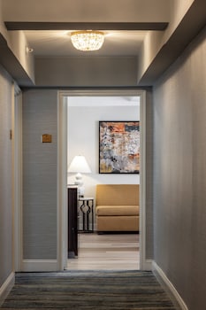 Suite (Georgetown)