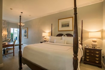 Deluxe Room, 1 King Bed