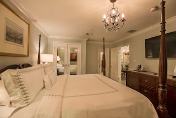 Suite (Interior)