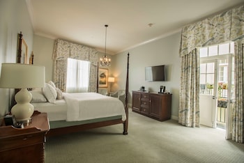Superior Room, 1 King Bed, Balcony
