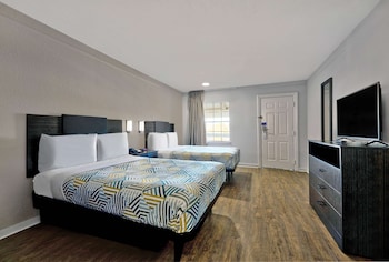 Standard Room, 2 Double Beds, Non Smoking