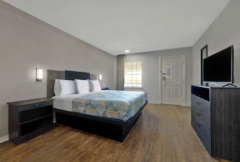Standard Room, 1 King Bed, Non Smoking