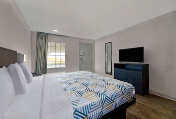 Standard Room, 1 King Bed, Non Smoking