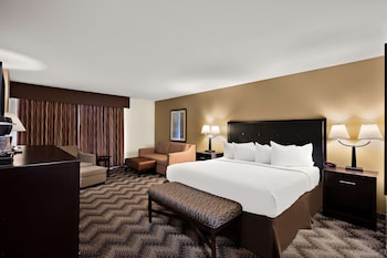 Standard Room, 1 King Bed, Accessible, Refrigerator & Microwave