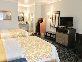 Standard Room, 2 Queen Beds, Smoking