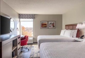 Room, 2 Queen Beds, Nonsmoking