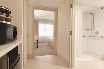 Suite, 1 King Bed, Accessible, Non Smoking (Roll In Shower)