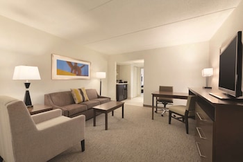 Suite, 2 Queen Beds, Accessible, Non Smoking
