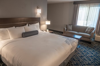 Standard Room, 1 King Bed, Non Smoking, Jetted Tub