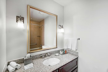 Room, 2 Queen Beds (Top Floor)