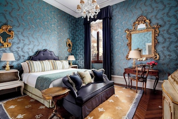 Landmark Room