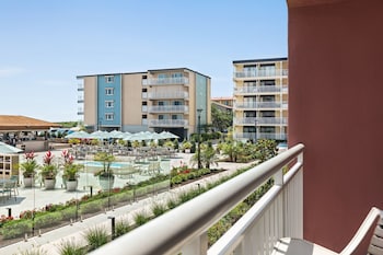 Suite, 2 Queen Beds, Hearing Accessible, Pool View (Communications)