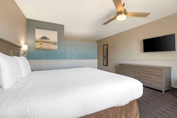 Standard Room, 1 King Bed, Accessible, Bathtub