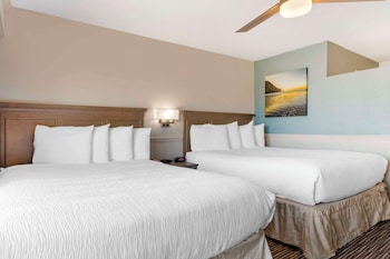 Standard Room, 2 Queen Beds, Balcony, Ocean View
