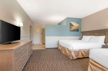 Standard Room, 1 King Bed, Accessible, Bathtub