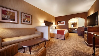 Suite, 1 King Bed, Non Smoking, Refrigerator & Microwave (with Sofabed)