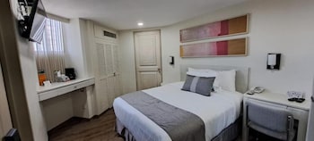 Basic Single Room, 1 Queen Bed, Corner