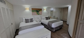 Suite, 2 Double Beds, City View (Master Suite)